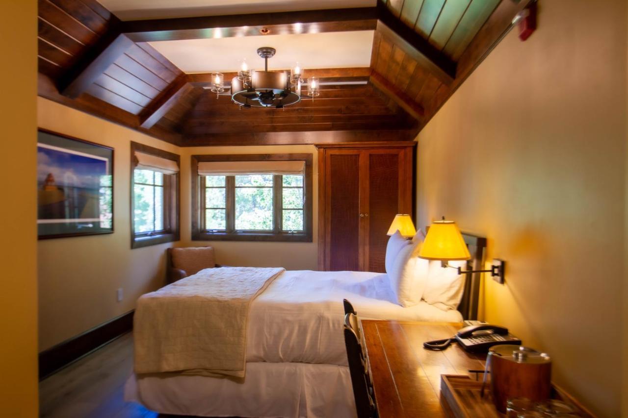 West Shore Cafe And Inn Homewood Екстер'єр фото